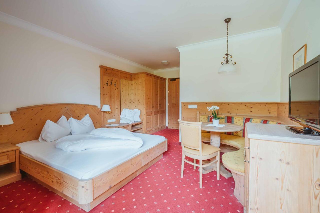 Wanderhotel Teiserhof Funes  Εξωτερικό φωτογραφία