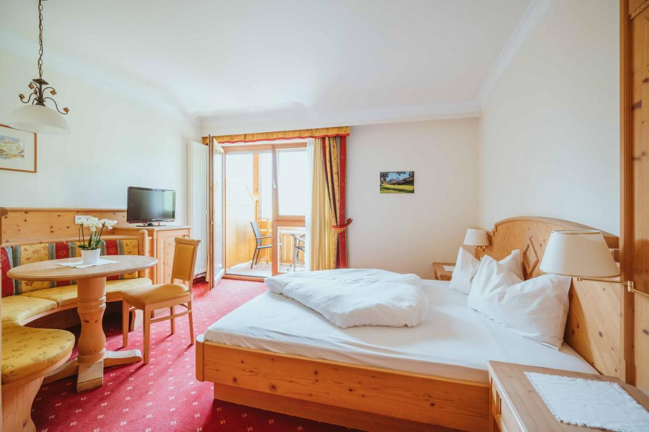 Wanderhotel Teiserhof Funes  Εξωτερικό φωτογραφία